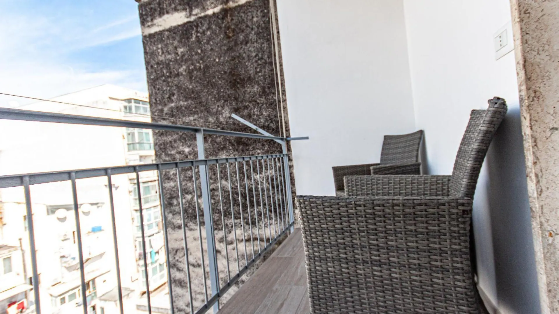 Bebari Apartments 0*, Бари